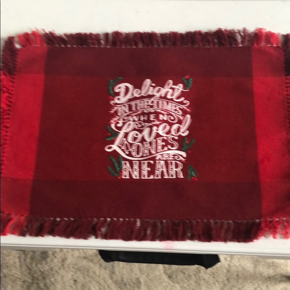 NWT ST NICHOLAS SQUARE SET OF 4 PLACEMATS.
